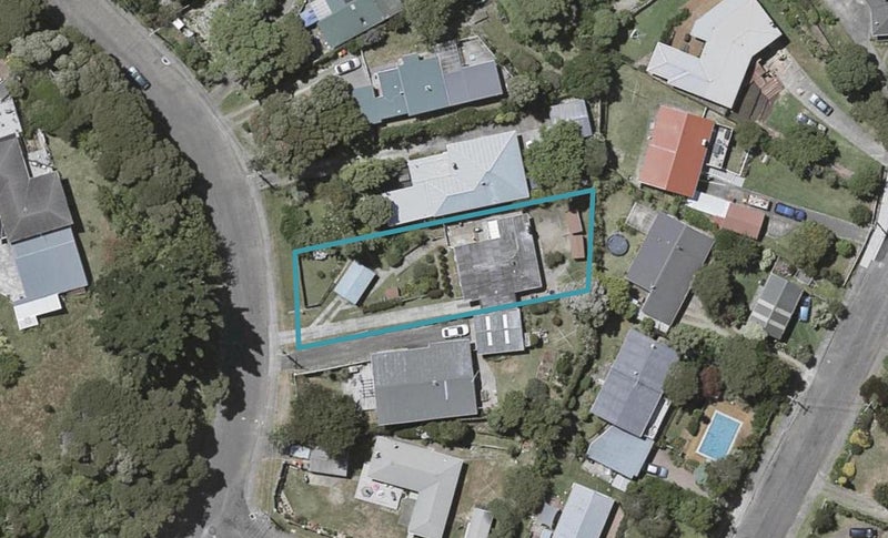 42 Clunie Avenue, Raumati South, Paraparaumu - Carousel 1