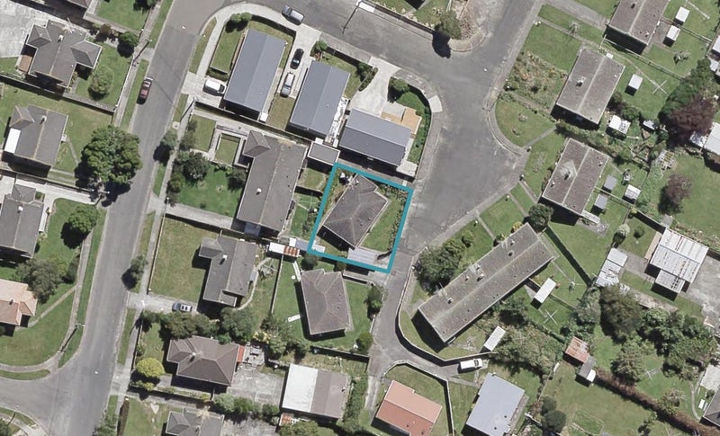 22 Deckston Grove, Taita, Lower Hutt - Carousel 1