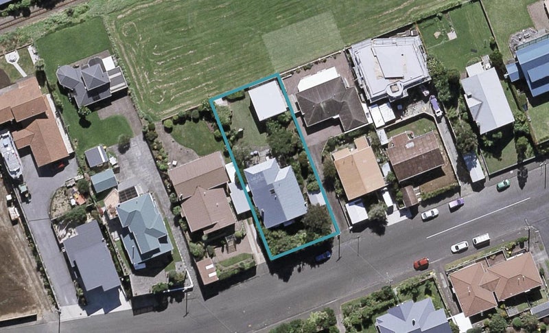 20 Birdwood Avenue, Moturoa, New Plymouth - Carousel 1