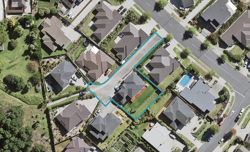 68 Lake Panorama Drive, Henderson Valley, Auckland - Carousel 1