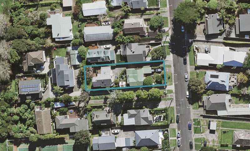 2/28 Gladstone Road, Northcote, Auckland - Carousel 1