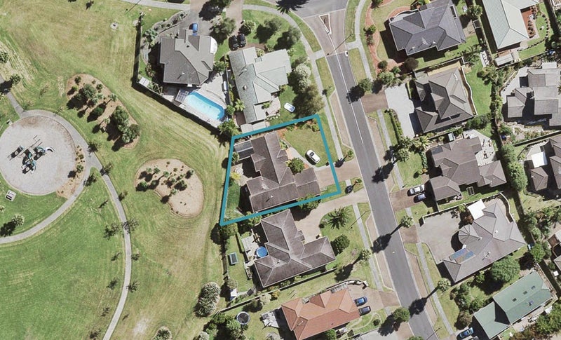3 San Valentino Drive, Henderson, Auckland - Carousel 1