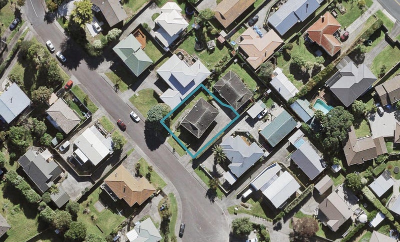 10 Darcy Place, Massey, Auckland - Carousel 1