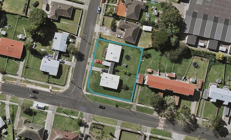1 Tyrone Street, Ōtara, Auckland - Carousel 1