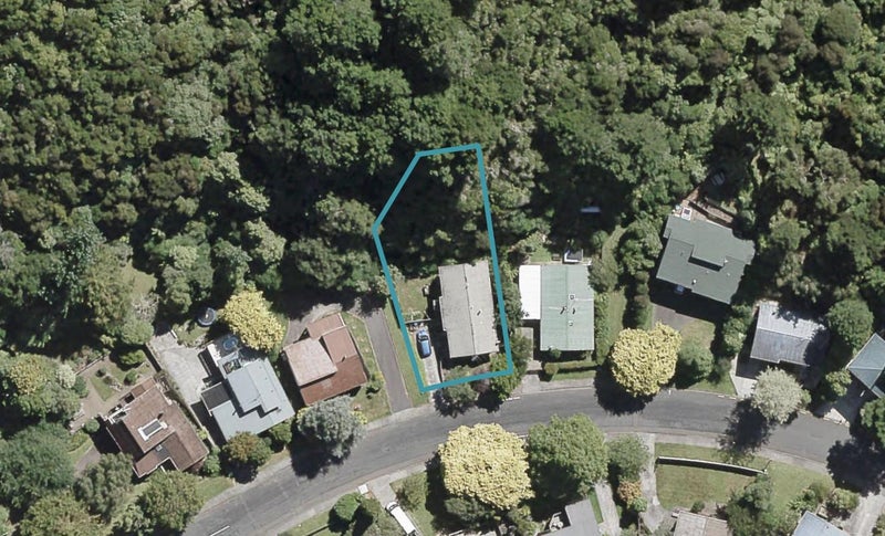 11 Fendalton Crescent, Pinehaven, Upper Hutt - Carousel 1
