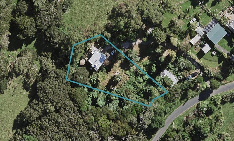 19 Wilma Road, Ostend, Waiheke Island - Carousel 1
