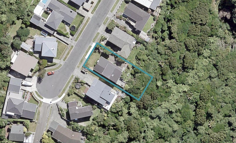 8 Laurel Grove, Maungaraki, Lower Hutt - Carousel 1