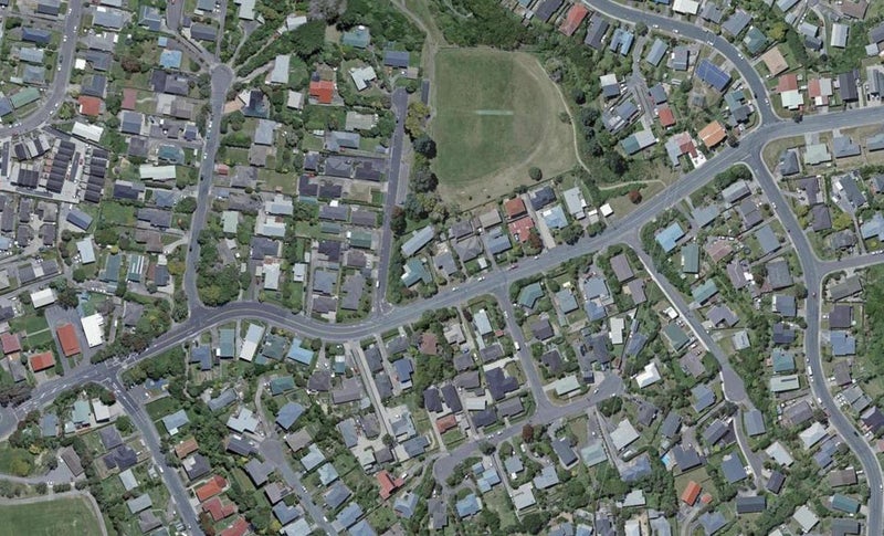 37 Horokiwi Road West, Newlands, Wellington - Carousel 1