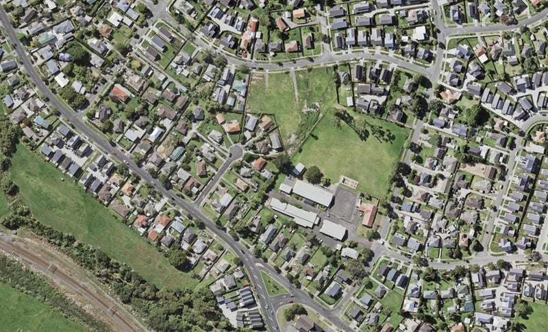 6/7 Cintra Place, Glen Innes, Auckland - Carousel 1