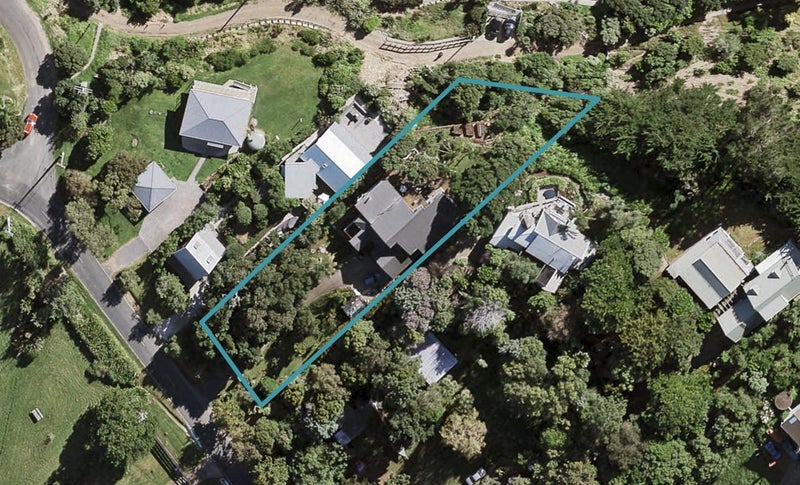 396 Sea View Road, Onetangi, Waiheke Island - Carousel 1