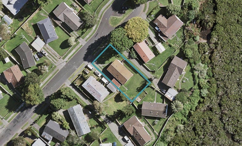 13 Verner Place, Conifer Grove, Takanini - Carousel 1
