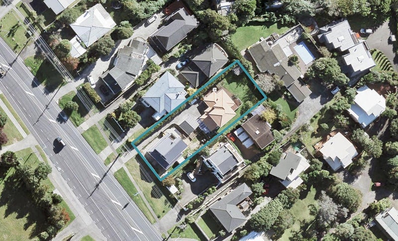 1/883 East Coast Road, Northcross, Auckland - Carousel 1