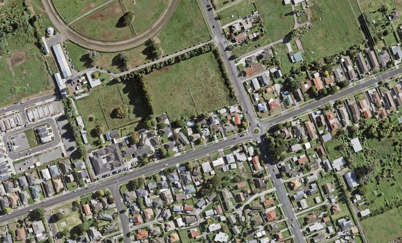 2/154 Manuroa Road, Takanini, Auckland - Carousel 1