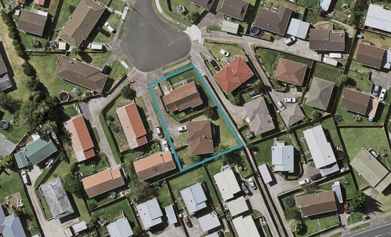 12 Townley Place, Clover Park, Auckland - Carousel 1