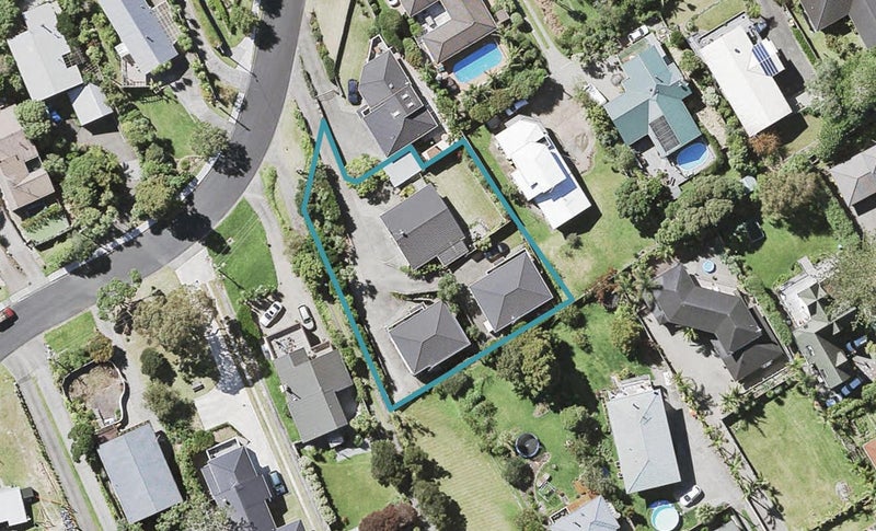1/18 Newhaven Terrace, Mairangi Bay, Auckland - Carousel 1