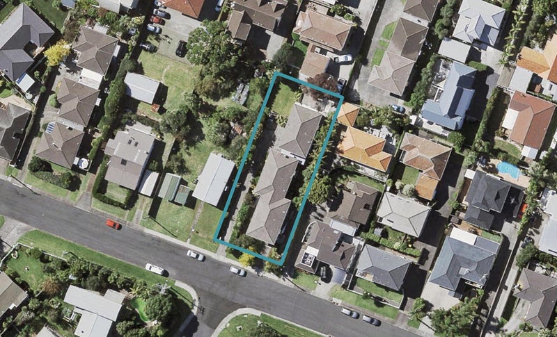 1/8 Tobruk Crescent, Milford, Auckland - Carousel 1