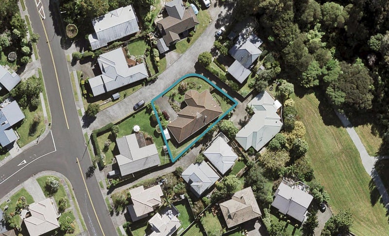 71 Unsworth Drive, Unsworth Heights, Auckland - Carousel 1