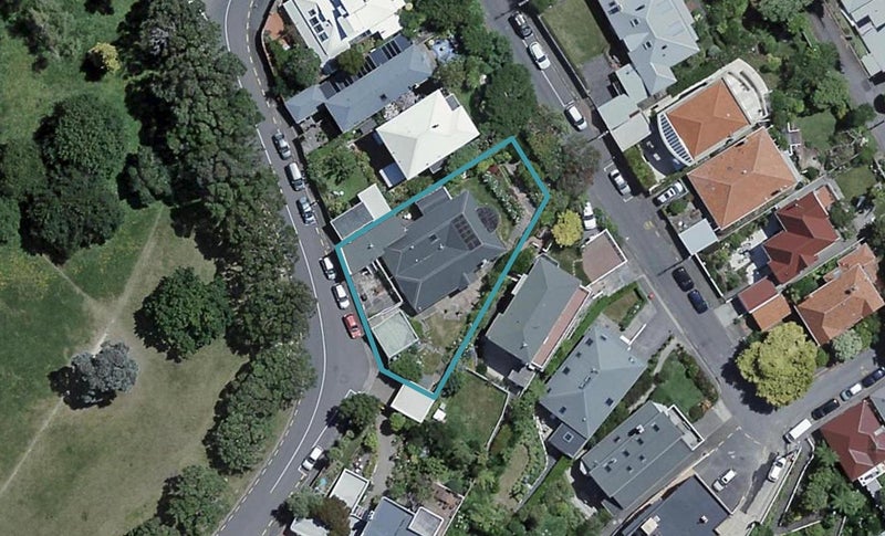 9 Wesley Road, Kelburn, Wellington - Carousel 1