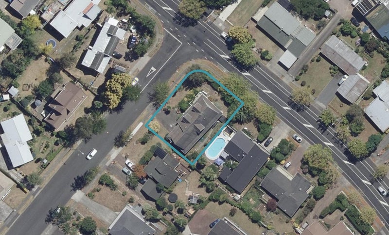1 Pohutukawa Drive, Pukete, Hamilton - Carousel 1