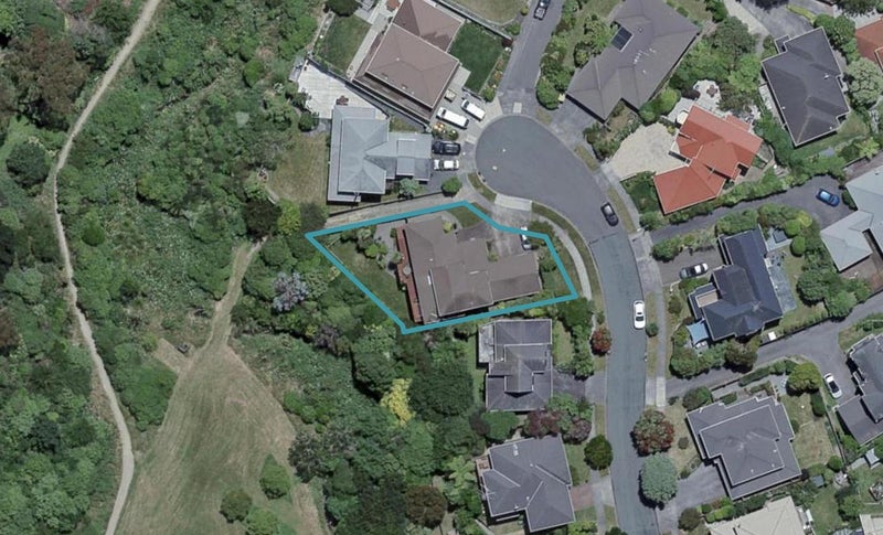 13 Ellwood Place, Churton Park, Wellington - Carousel 1