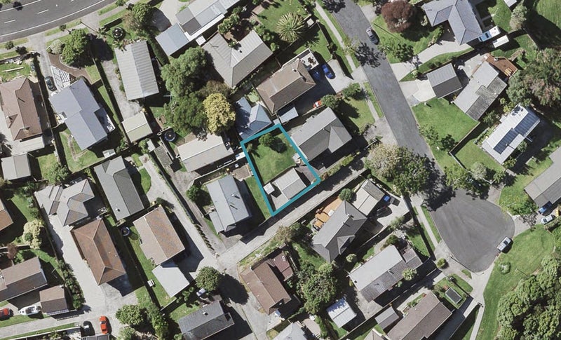 7A Coubray Place, Botany Downs, Auckland - Carousel 1