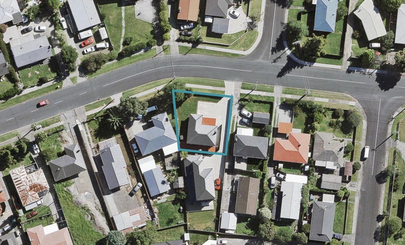 45 Larnoch Road, Henderson, Auckland - Carousel 1