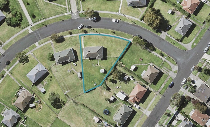 2 Hillary Crescent, Belmont, Auckland - Carousel 1