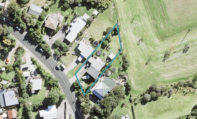 12 Rimu Road, Stanmore Bay, Whangaparaoa - Carousel 1
