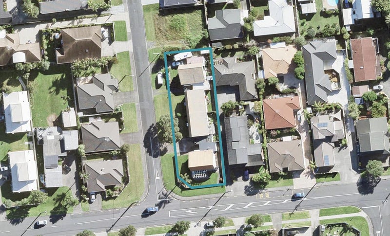 2/1 Laurie Street, Red Beach, Whangaparāoa - Carousel 1