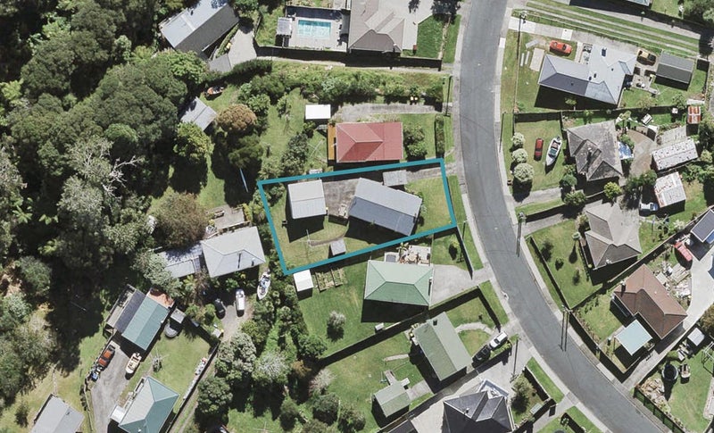 12 Glen Marine Parade, Glendene, Auckland - Carousel 1