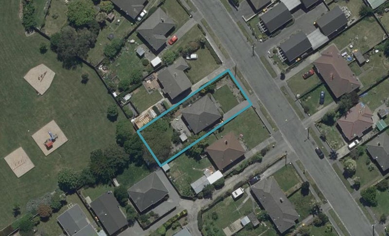 17 Pitcairn Crescent, Bryndwr, Christchurch - Carousel 1