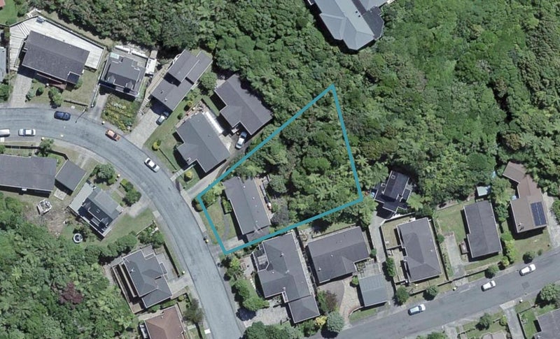 65 Woodhouse Avenue, Karori, Wellington - Carousel 1