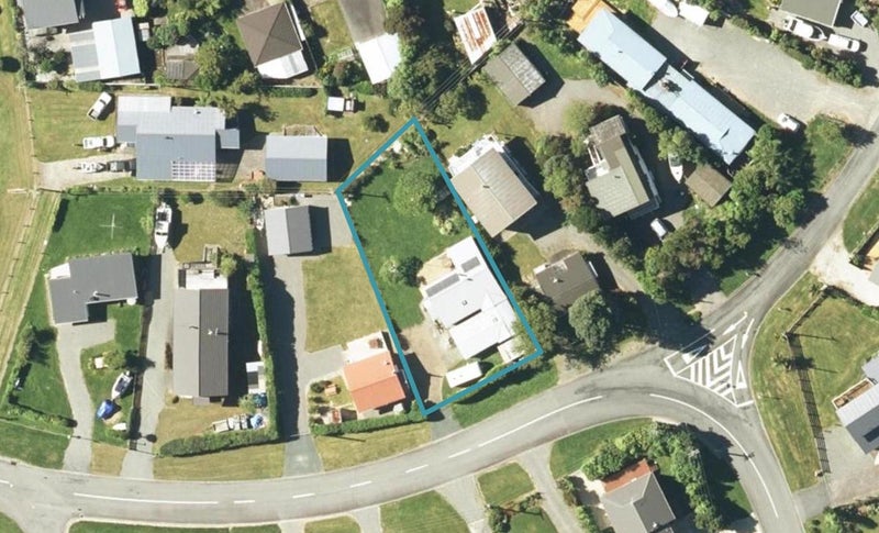 21 Okiwi Crescent, Ōkiwi Bay - Carousel 1