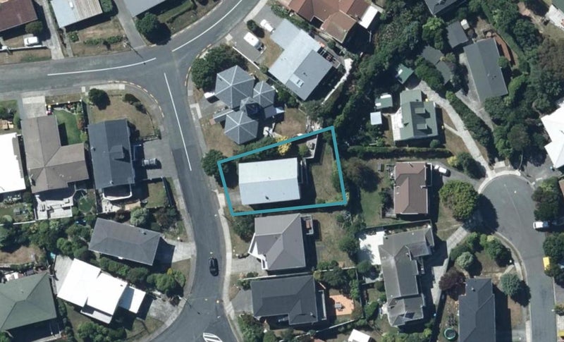 3 Truro Road, Camborne, Porirua - Carousel 1