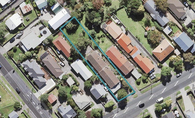 2/135 Titirangi Road, New Lynn, Auckland - Carousel 1