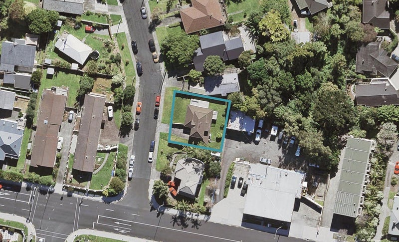 1A Glenwood Avenue, Birkenhead, Auckland - Carousel 1