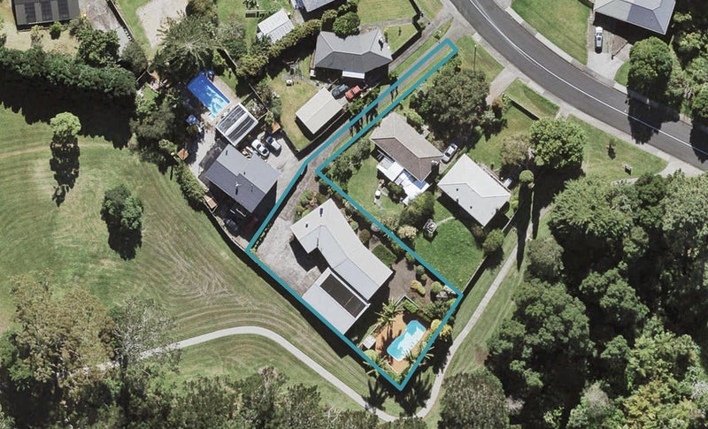 38 Glendene Avenue, Glendene, Auckland - Carousel 1