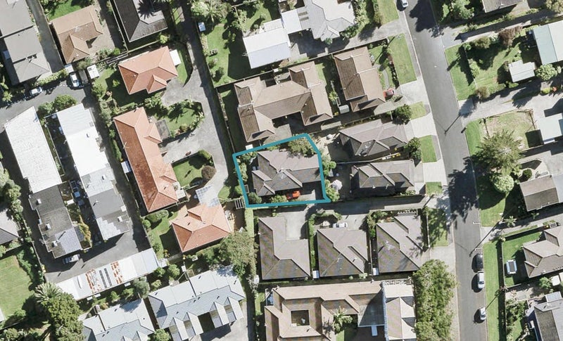2/16 Milton Road, Orewa, Orewa - Carousel 1