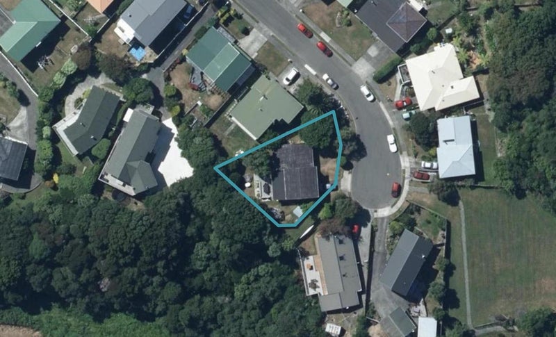 32 Annan Grove, Papakowhai, Porirua - Carousel 1