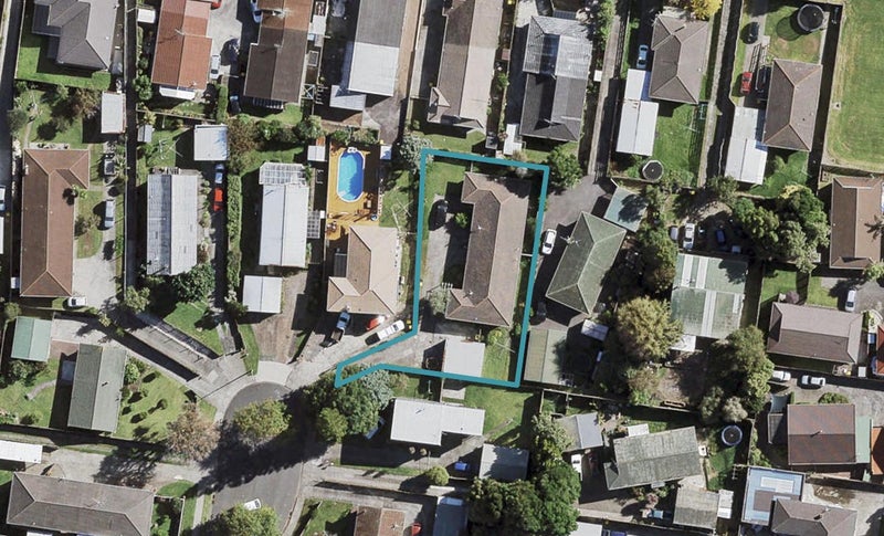 1/17 Suwyn Place, Weymouth, Auckland - Carousel 1