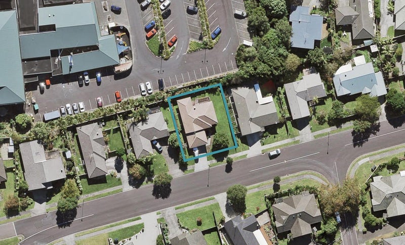 12 Rush Creek Drive, Westgate, Auckland - Carousel 1