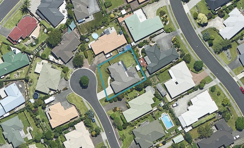 16 Golden Heights, Hairini, Tauranga - Carousel 1