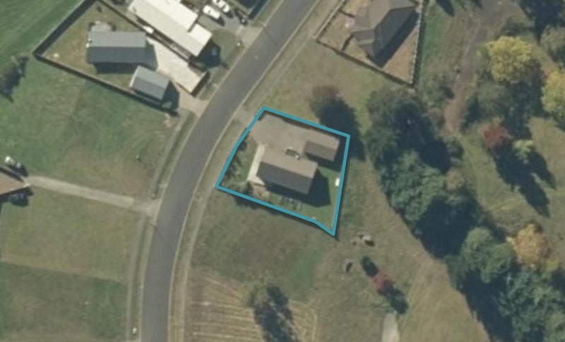 7 Ngahana Place, Turangi - Carousel 1