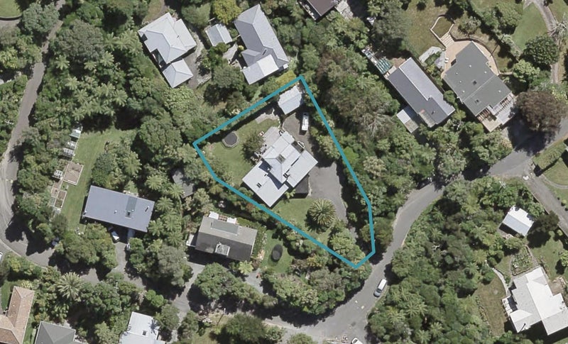 18 Belmont Terrace, Belmont, Lower Hutt - Carousel 1