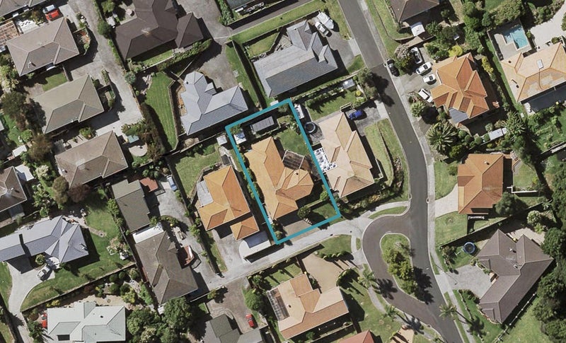 18 Piper Place, Goodwood Heights, Auckland - Carousel 1