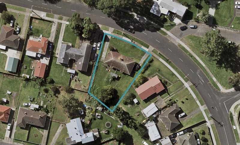 15 Alexander Crescent, Ōtara, Auckland - Carousel 1