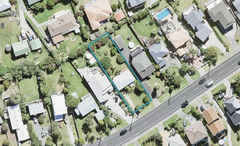 1328 Whangaparaoa Road, Army Bay, Whangaparaoa - Carousel 1