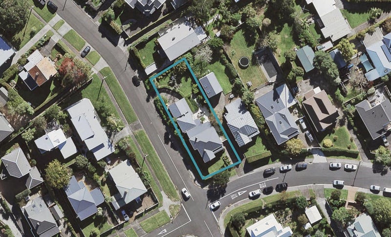 19 Rugby Road, Birkenhead, Auckland - Carousel 1