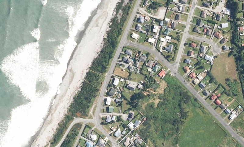 44 Domett Esplanade, COBDEN, GREYMOUTH - Carousel 1