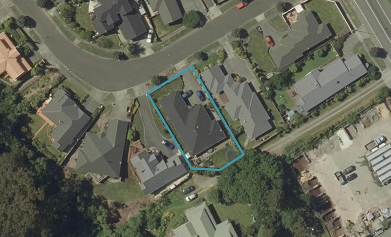 5 La Lena Grove, Fitzherbert, Palmerston North - Carousel 1